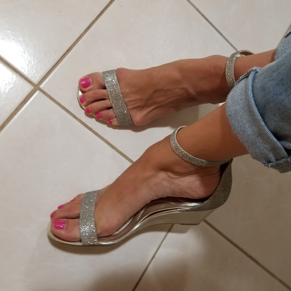 Gold ankle strap 2in wedge